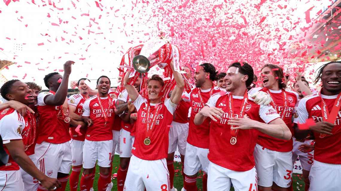 Arsenal Winning the Premier League Trophy and celebrating